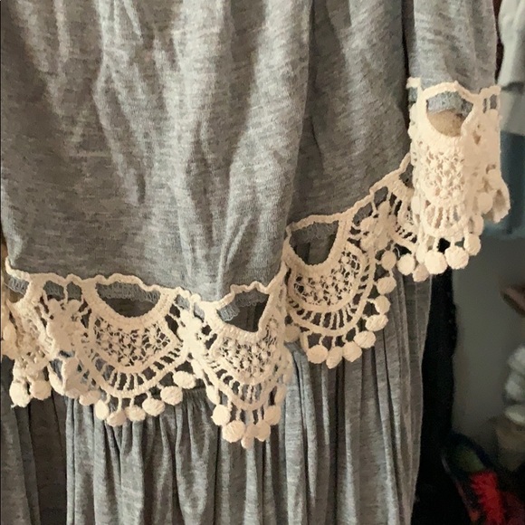 Light Gray Dress with Cream Design Accents - Picture 3 of 8